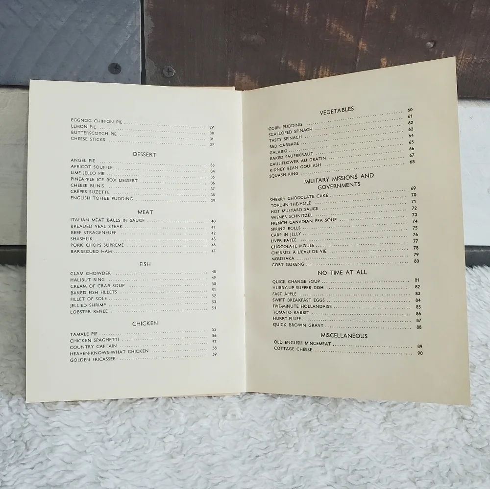 𝅺VINTAGE VTG Operation Vittles 1949 Hardcover Recipe Cookbook